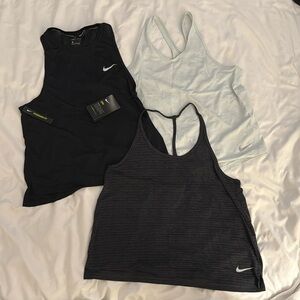 Nike tank top bundle size: medium